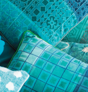 6-PILLOW-BLUE-UP-LEFT