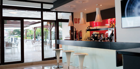 hl42-575-hills-cafe