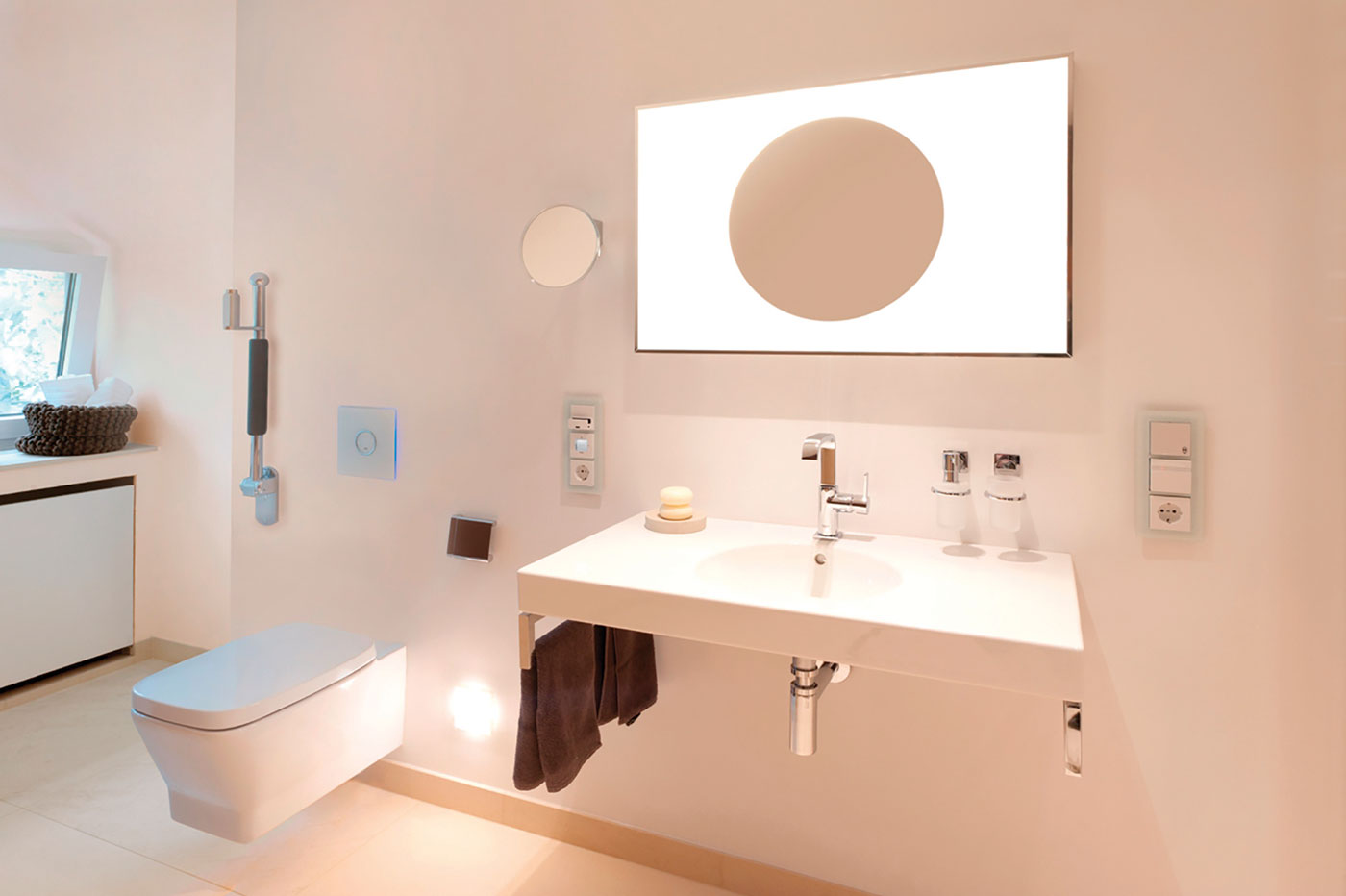 Bathrooms: Sleek Sanctuary