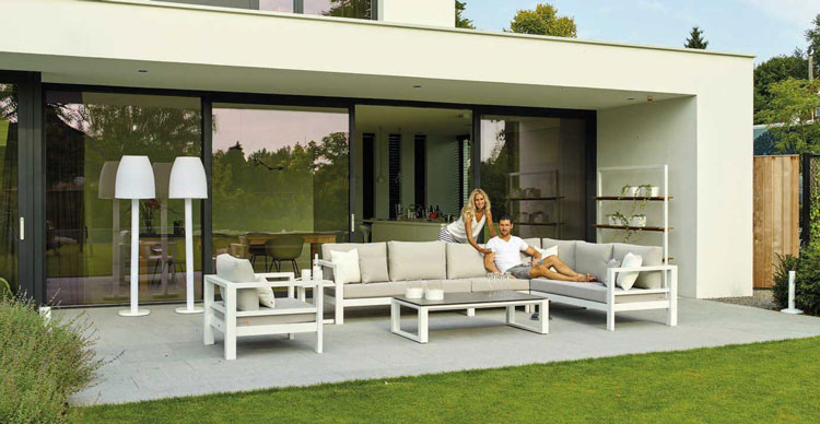 Outdoor Living - Home and Lifestyle Magazine