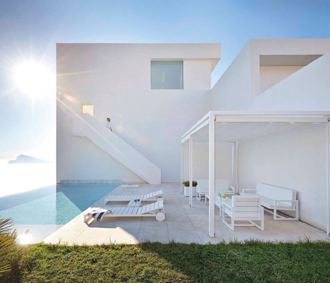 Outdoor Living - Home and Lifestyle Magazine