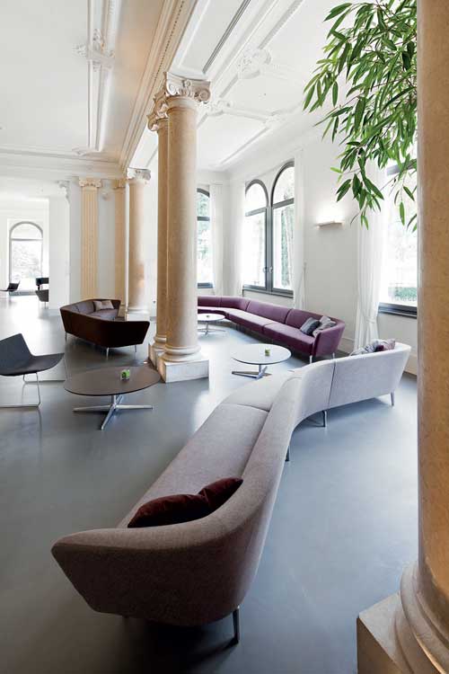 Living It Up - Home and Lifestyle Magazine